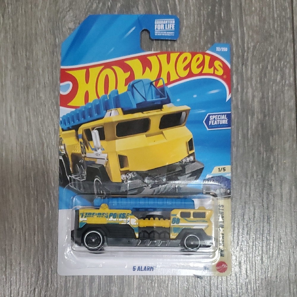 Mattel Hot Wheels Yellow & Blue Rescue Rig